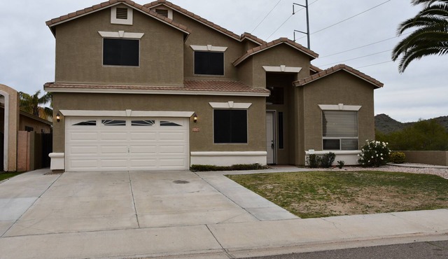 Near Scottsdale Area, Minutes From High end Shopping Malls and Restaurants in Phoenix