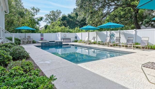 Newer Construction - Short Walk to Beach - Hot Tub/Large Pool - 16' x 32' in Saint Simons Island