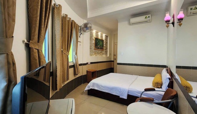Ngoc Son Hotel