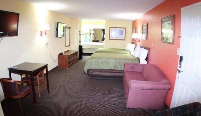NON SMOKING DOUBLE SUITE #3 in Hawkinsville