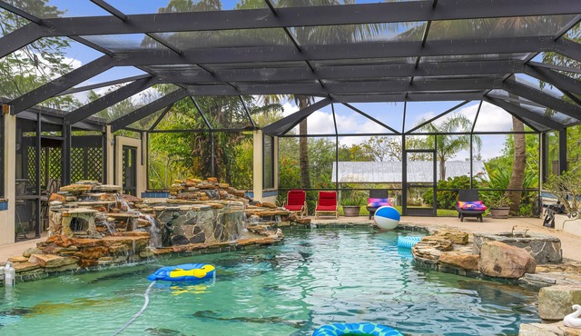 Ocean access/Pool & HotTub /Arcade & Game Room/Private Beach and long Pier in Jensen Beach