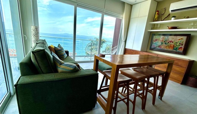 Ocean View Rooftop Pool Condo