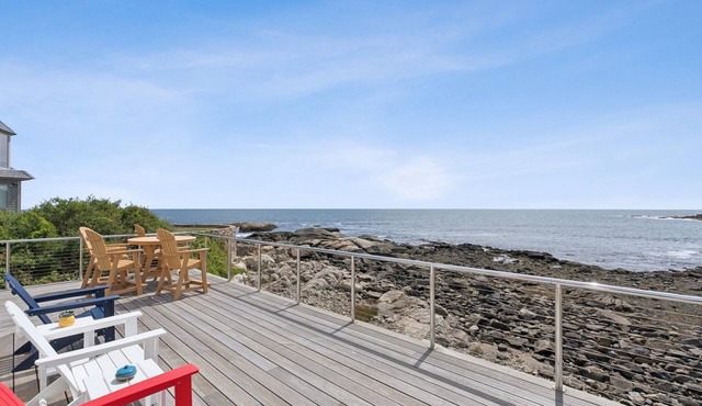 Oceanfront/BOLD Ocean views! Beach access! in Biddeford