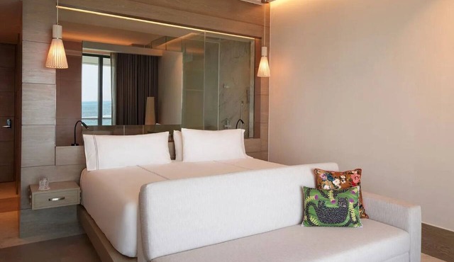 Oceanfront Golf Getaway with Pools and Marina Views in Cancún