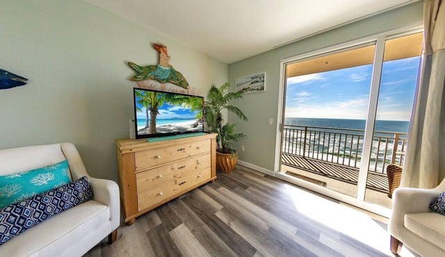 On the Beach, Best Resort in PCB,Family Friendly,8 Floor, Beach Chairs Included in Panama City Beach