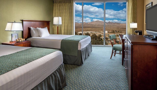 Panorama Room 2 Queens | 2 units | Aquarius Casino Resort | Free Parking in Laughlin