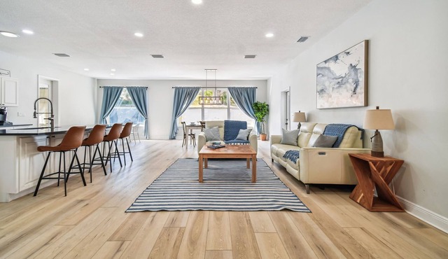 Paradise Getaway in Tarpon Springs