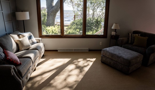 Park Point Sundrop Beach House Sleeps 10+ in Duluth