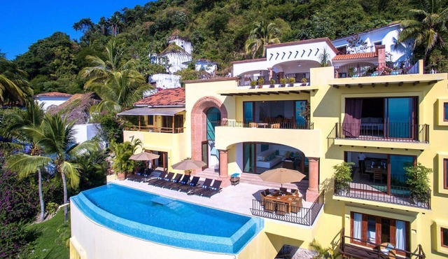 PAY 6 STAY 7 NIGHTS until Oct 31. Luxury Villa at Conchas Chinas w/Ocean Views