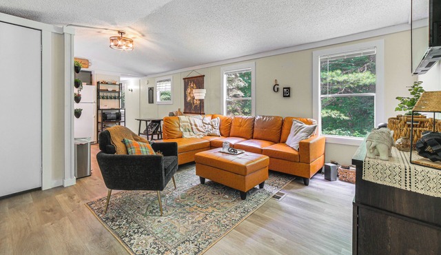 Peaceful Brookside Getaway ~10 Mi to Okemo Slopes! in Chester