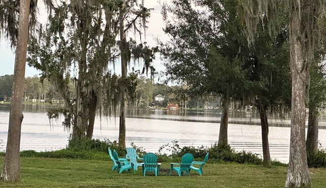 Peaceful Lakefront Home! in Odessa