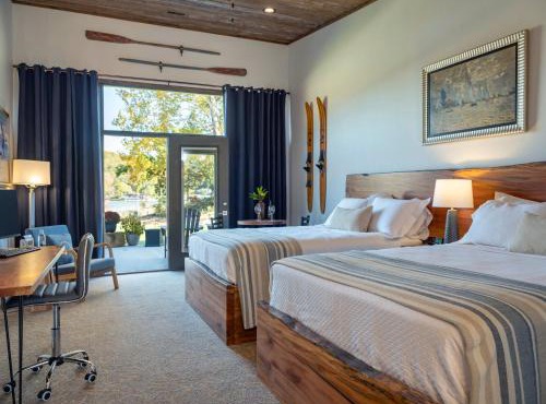 Pebble Bay Club Suites in Camdenton