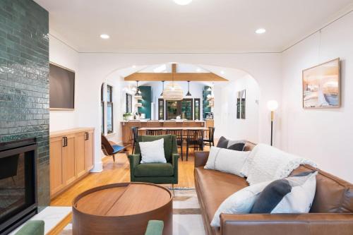 Perch - Emerald Cottage in Seattle