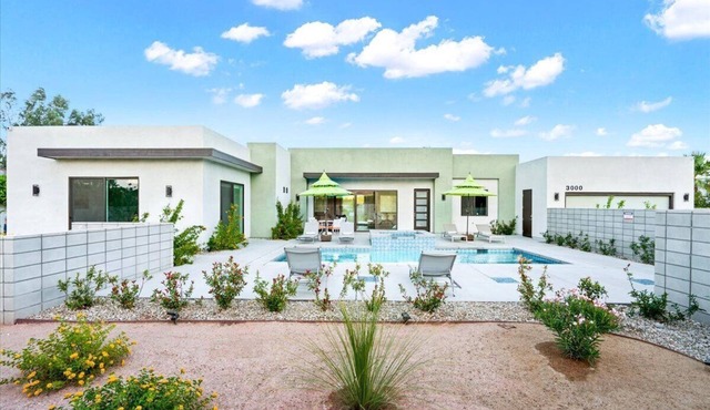 Perfect Gateway in Palm Springs