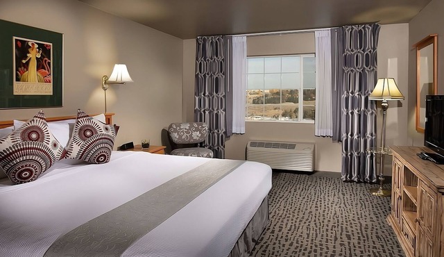 Perfect Location for Vacation! Gorgeous Room w/Free Breakfast, Free Parking in Pullman