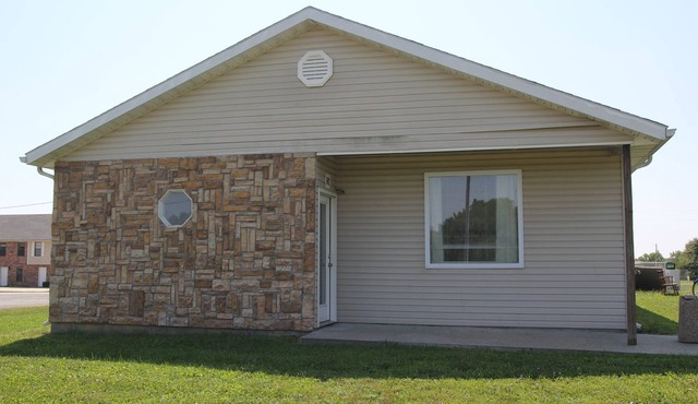 Pet Friendly Lodging Close to Whiteman AFB and Warrensburg in Warrensburg