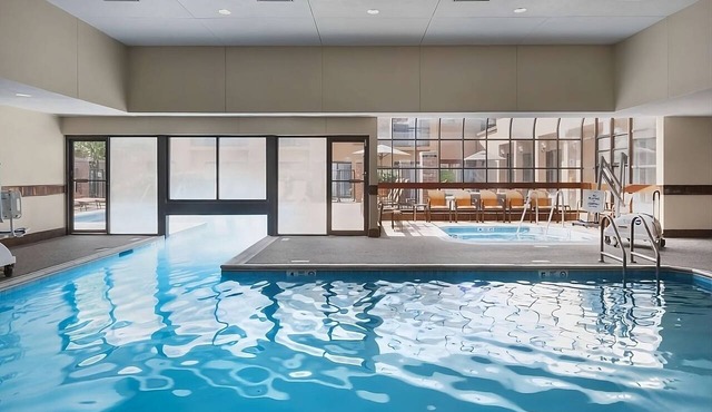 Pet-friendly Property, Two Swimming Pools! Spacious Unit! in Middletown