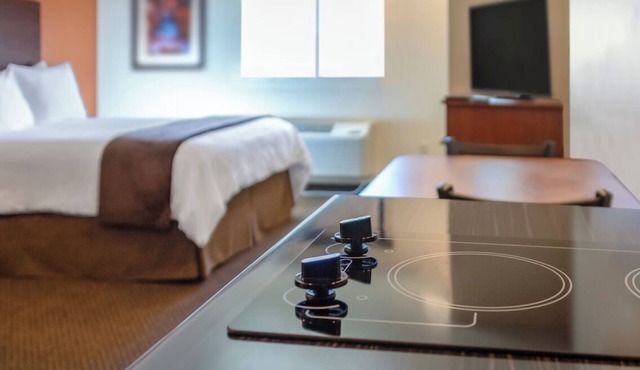 Pet-Friendly Suite Near Westgate Plaza & Amarillo Botanical Garden with Kitchen in Amarillo