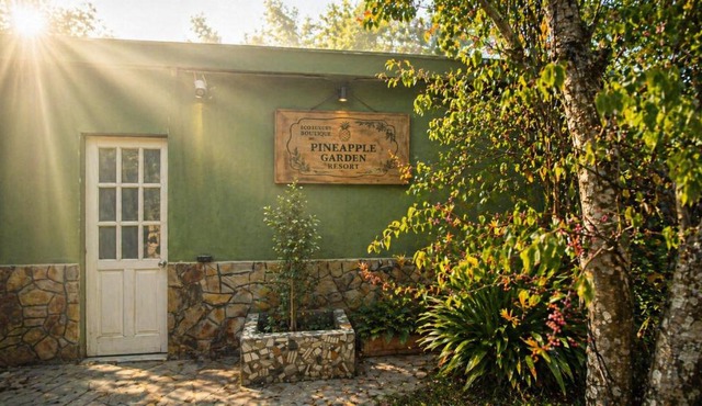 PINE-APPALE Riverside Resort
