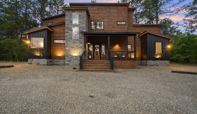 Pining Away Cabin; 3 King BRs, 6 bunks, playset, firepit, spa, arcade, smart tvs in Broken Bow