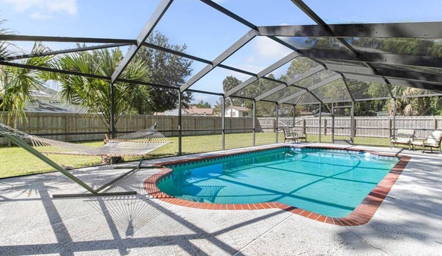 Pool, bbq & large backyard in charming downtown. Pet Friendly! in Ocala