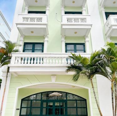Poolside Boutique Hotel Marina Bai Truong