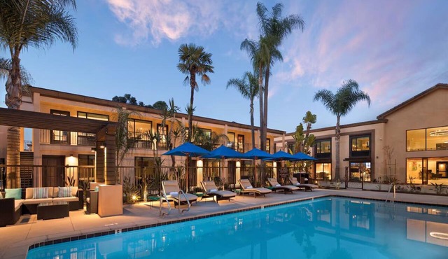 Poolside Double Queens | Outdoor Fireplace | The Cove Hotel in Long Beach