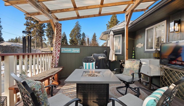Poolside Getaway with Spacious Outdoor Living & 6 Cozy Beds! in Spokane