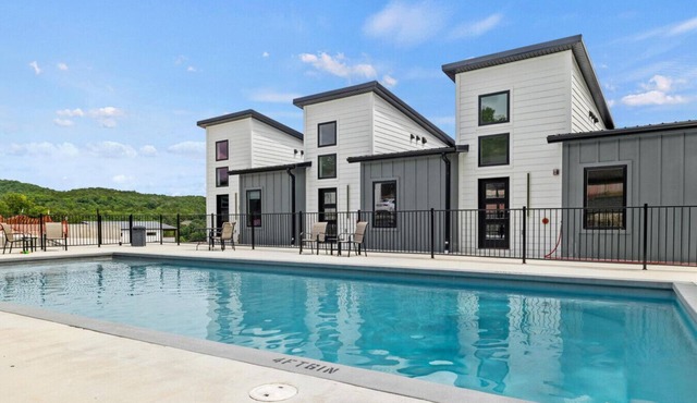 Poolside Lake Retreat | Dock & 2 Living Spaces in Reeds Spring