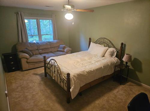 Private Suite on Wooded Lot Near Memphis and BOC in Bartlett