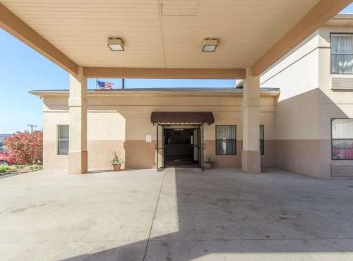 Quality Inn & Suites Portsmouth in Rosemount