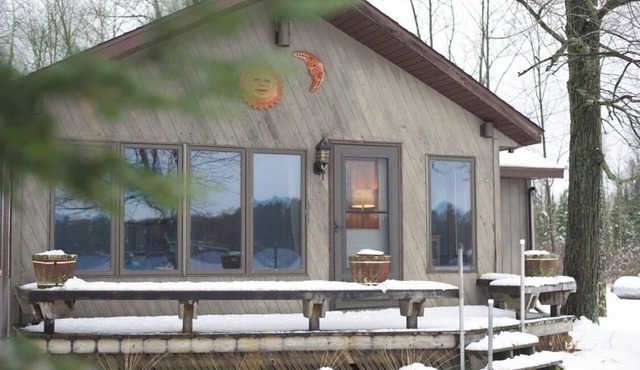 Quiet waterfront cabin near Tomahawk & Minocqua, Pet friendly in Tomahawk