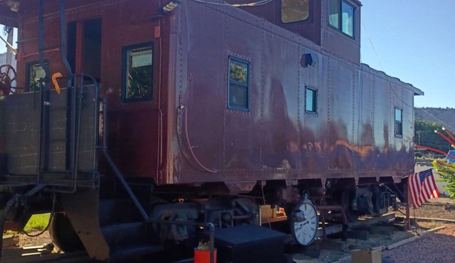 Railroad CABOOSE Apartment for nightly experience with upper cupola in Helper Ut in Helper