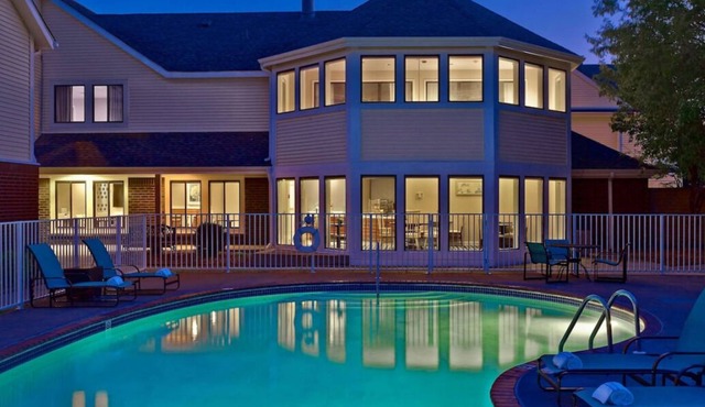 Rare Gem! 2 Convenient Units, Pool, Free Parking, Pet-Friendly Property in Eagan