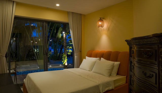 Reign Resort