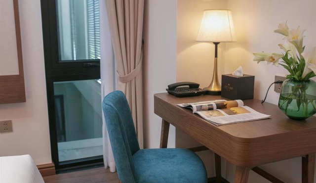 Reviah Hotel