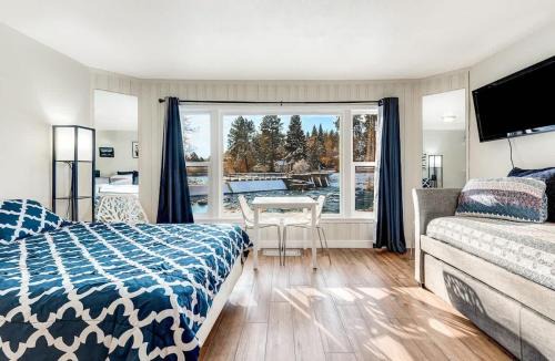 Riverside Cottage - Just Steps from the Deschutes in Bend
