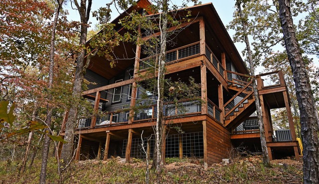 Rockin Robin-TRUE SECLUSION-Paved Roads-Boat Ramp 1/2 mile-ATV'S Welcome-2 Suites in Broken Bow