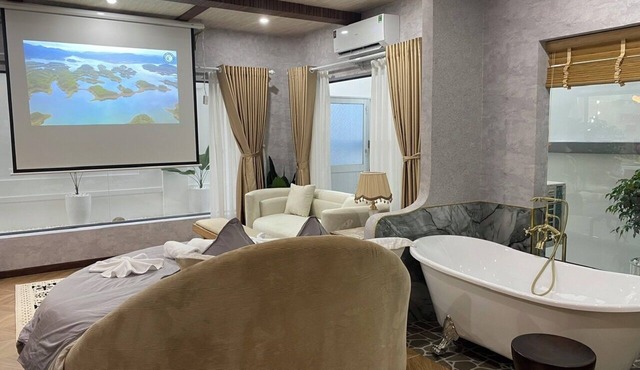 Romance Hotel