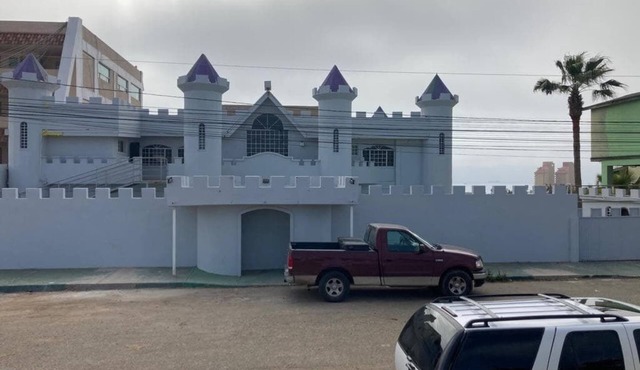 Romantic Mexican Castle w/ocean view and balcony in Playas de Rosarito