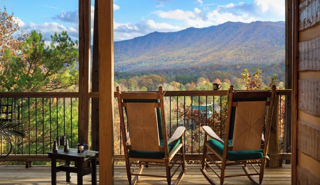 Romantic Suite | Mountain Views! | King Bed in Townsend