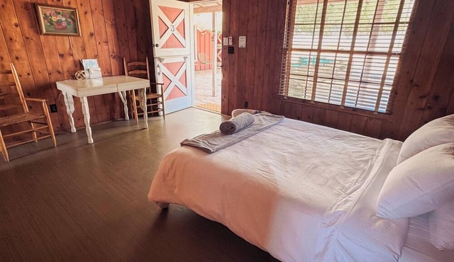 Room 3 Desert Retreat - Downtown Joshua Tree in Joshua Tree