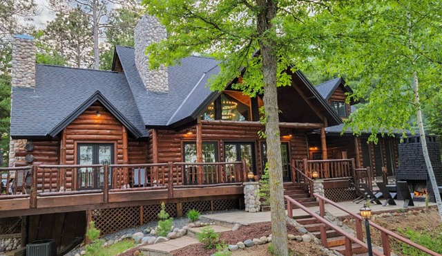 Rustic Cabin Retreat on Webb Lake in Hackensack
