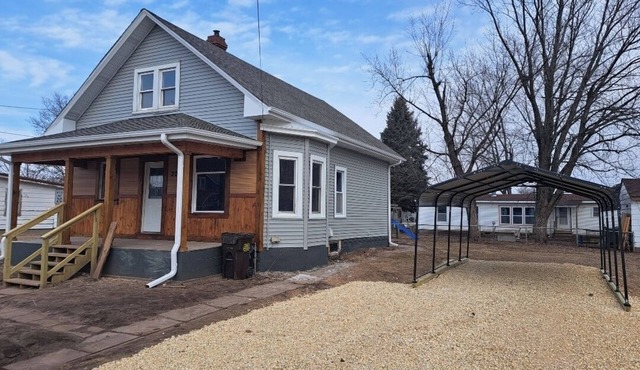 Rustic Charm & Cozy Comfort in Peaceful area. Family friendly pet friendly. in Fulton