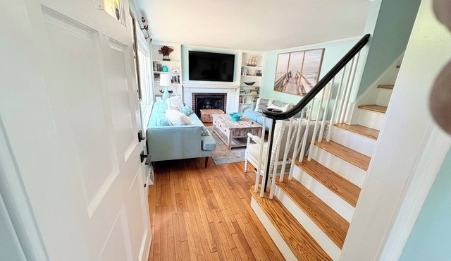 Sept/No Crowds - Best Time to Visit! Minutes to Beaches, Main St., Ferry + bikes in Barnstable