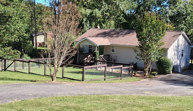 SEPT SPCL RATES Best Location WNC AgCntr,Arprt,DT AVL,waterfalls,hiking & more in Fletcher