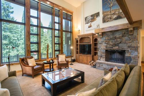 Silver Aspen - Five Bedroom Loft Luxury Townhome Hotel Room in Solitude