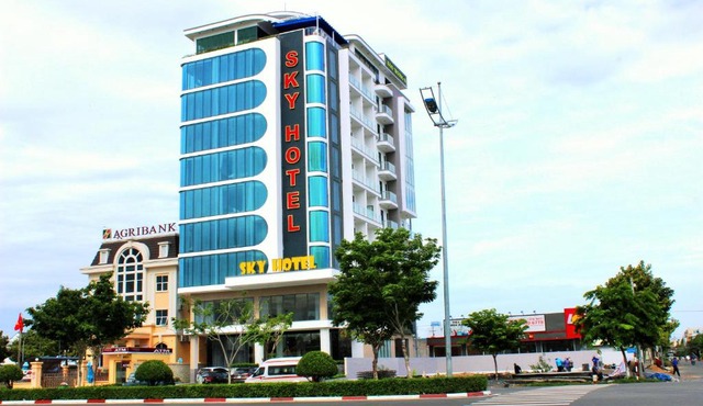 SKY HOTEL in Hong Ngu