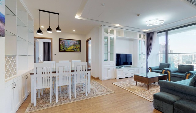 Spacious 3 bedroom apartment with fitness room, in lovely vinhomes metropolis