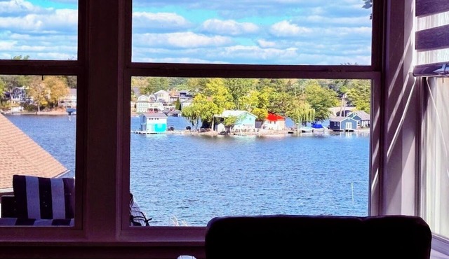 Spacious 4-bedroom lake house in fabulous Lake Orion in Lake Orion